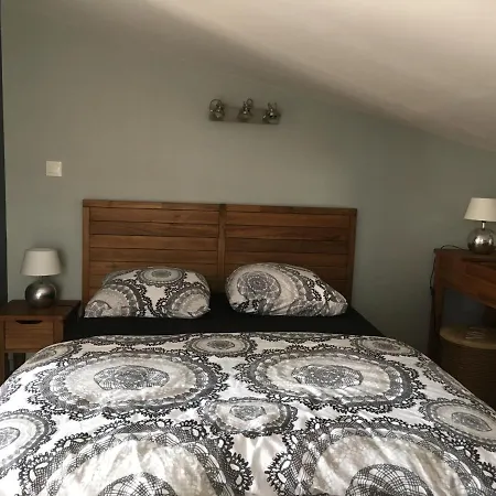 Apartment T4 Duplex Centre-port/terrasse/wifi/parking/clim
