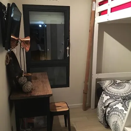 T4 Duplex Centre-port/terrasse/wifi/parking/clim * Agde